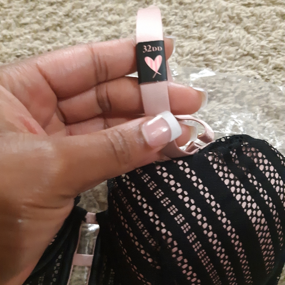 NWOT Victoria Secret bra